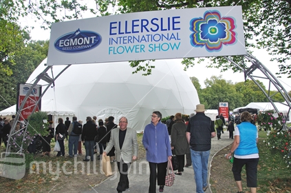 Crowds inspecting exhibits at 2012 Ellerslie International Flower Show, Christchurch