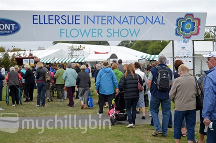 Crowds entering the Ellerslie International Flower Show, Christchurch 2012