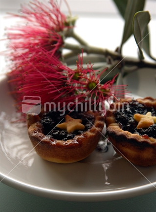 Xmas Mince Pies with Pohutukawa flowers