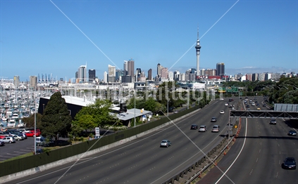 Auckland Skyline with SH 1 (Northern Motorway)