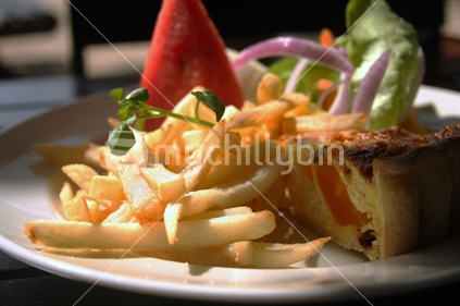 Veggie Quiche w/Chips
