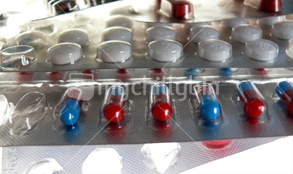 Pharmaceutical packs of prescription pills