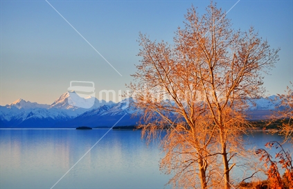 Mount Cook, Lake Pukaki in the foreground