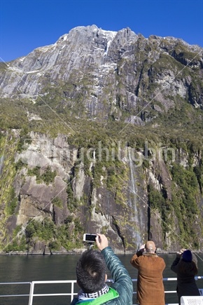 milford sound boat trip tourists