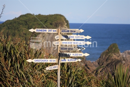 As the Crow Fly's. Distances to various cities around the world from Tauranga Bay walkway