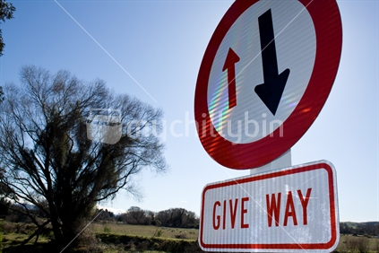 New Zealand Give Way sign.