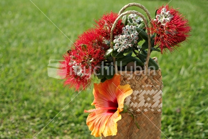 Flax bag with Pohutukawa and hibiscus flower 