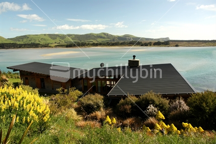 isolated home at Otago Peninsula