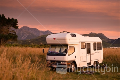 campervan freedom camping on the kaikoura coast at sunrise