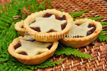 Homemade Christmas mince pies