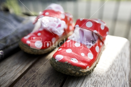 sandy polka dot red girls shoes