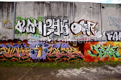 Graffitti by railway lines