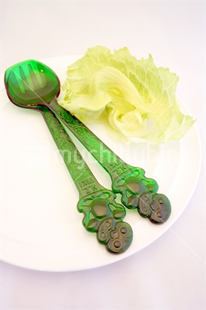 Tiki salad servers & lettuce