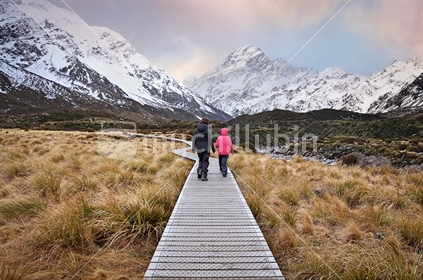 Family walk, Hooker Valley track, Aoraki Mt Cook