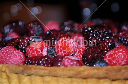 Tart made with mixed berries (selective focus)