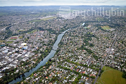 Aerial view of the Waikato River cutting through Hamilton (see also #100468_334)