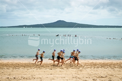Runners and swimmers in an Auckland kids Triathlon (Motion Blu)