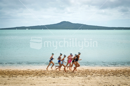 Running in front of Rangitoto (Motion Blur) 