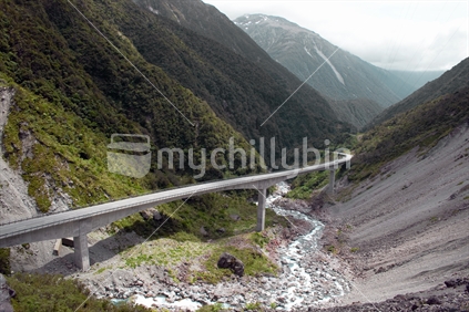 Viaduct snaking its way through Arthurs Pass, New Zealand