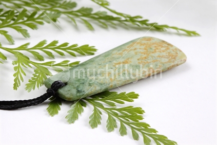 Pounamu pendant (marsden flower jade)