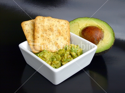 Guacamole with crackers
