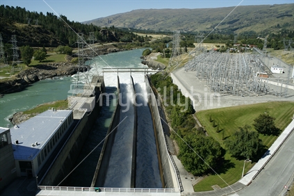Clutha River including the Roxburgh Hydro Electric Power station, Central Otago.