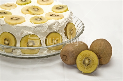 Image of Pavlova with Golden Kiwifruit