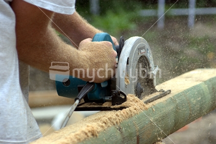 New Zealand builder's circular saw in action