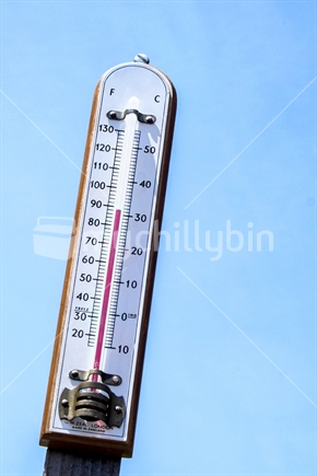 Thermometer reading 31 degrees Cduring a heatwave