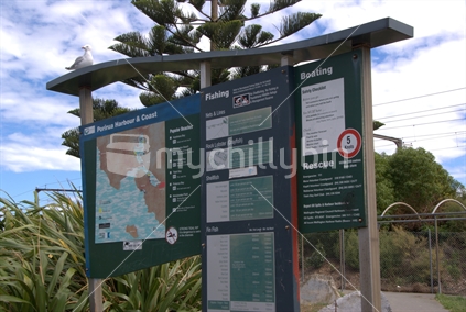Notice for boaties at Paremata wharf,