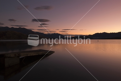 Sunrise at Lake Wanaka, South Island, New Zealand