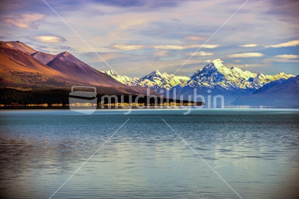 Iconic Aoraki-Mt Cook scenes as seen from the Lake Pukaki carpark area