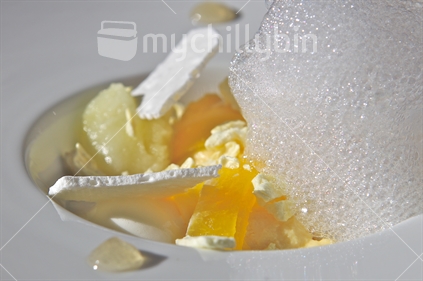 Foaming dessert - citrus meringue