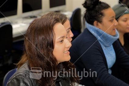University students in learning lab - Maori female