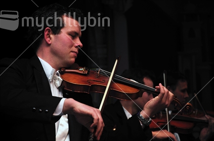 New Zealand violinists performing in live concert