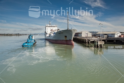 Holcim cement ship 'Westport' leaves port 2