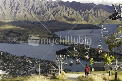 Queenstown chair lift to restaurant, picnic area and luge
