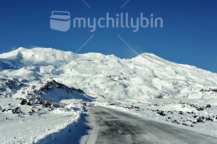Mt Ruapehu icy road