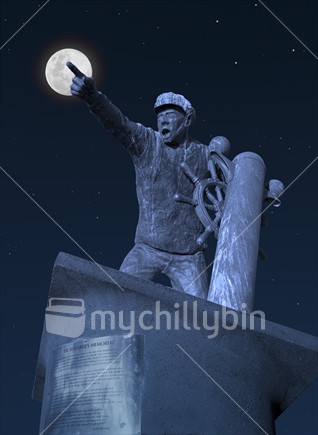 Seafarers Memorial by moonlight, Nelson