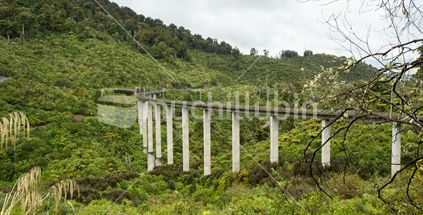 The new Hapuawhenua viaduct in Ruapehu area (raised ISO)