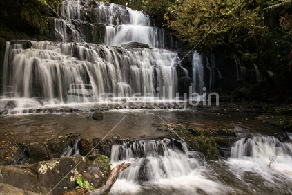 Purakaunui Falls, in the scenic reserve of the Catlins, has 3 tiers with a 20 meter drop. 