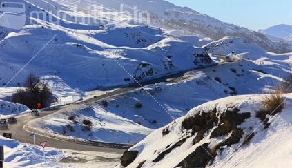 Cars on the road to Cardrona ski field