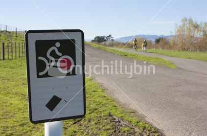 Cycling track sign next to the Manawatu River, Palmerston North.  