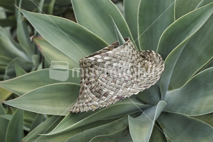 Potae (hat) - flax weaving