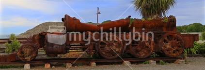 Old rusted steam train at Oamaru