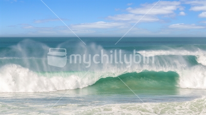 Waves crashing at the beach
