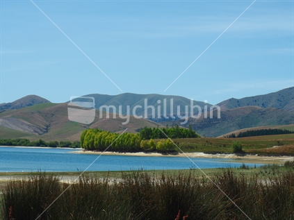 Lake Ophua in summer, South Canterbury