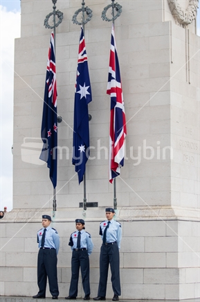 Soldiers at Auckland Cenotaph